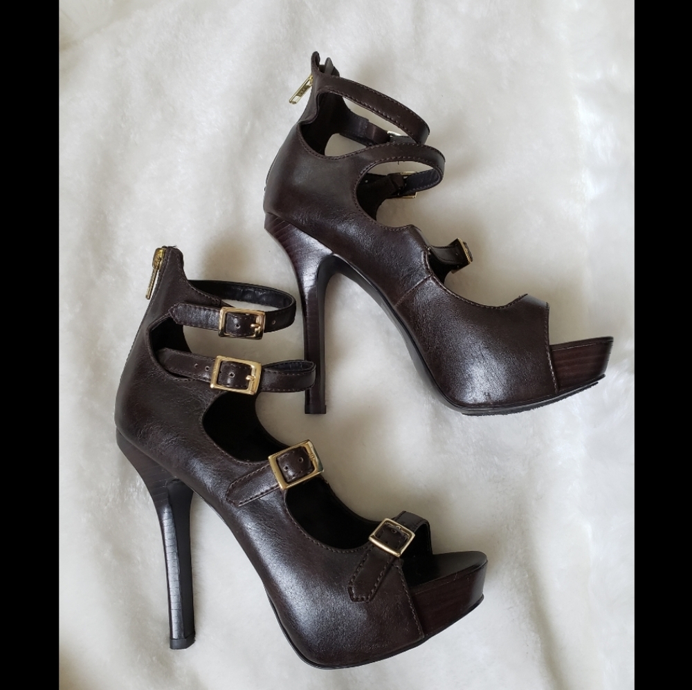 Bakers brown strappy heels